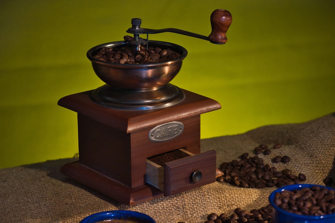 manual coffee grinder